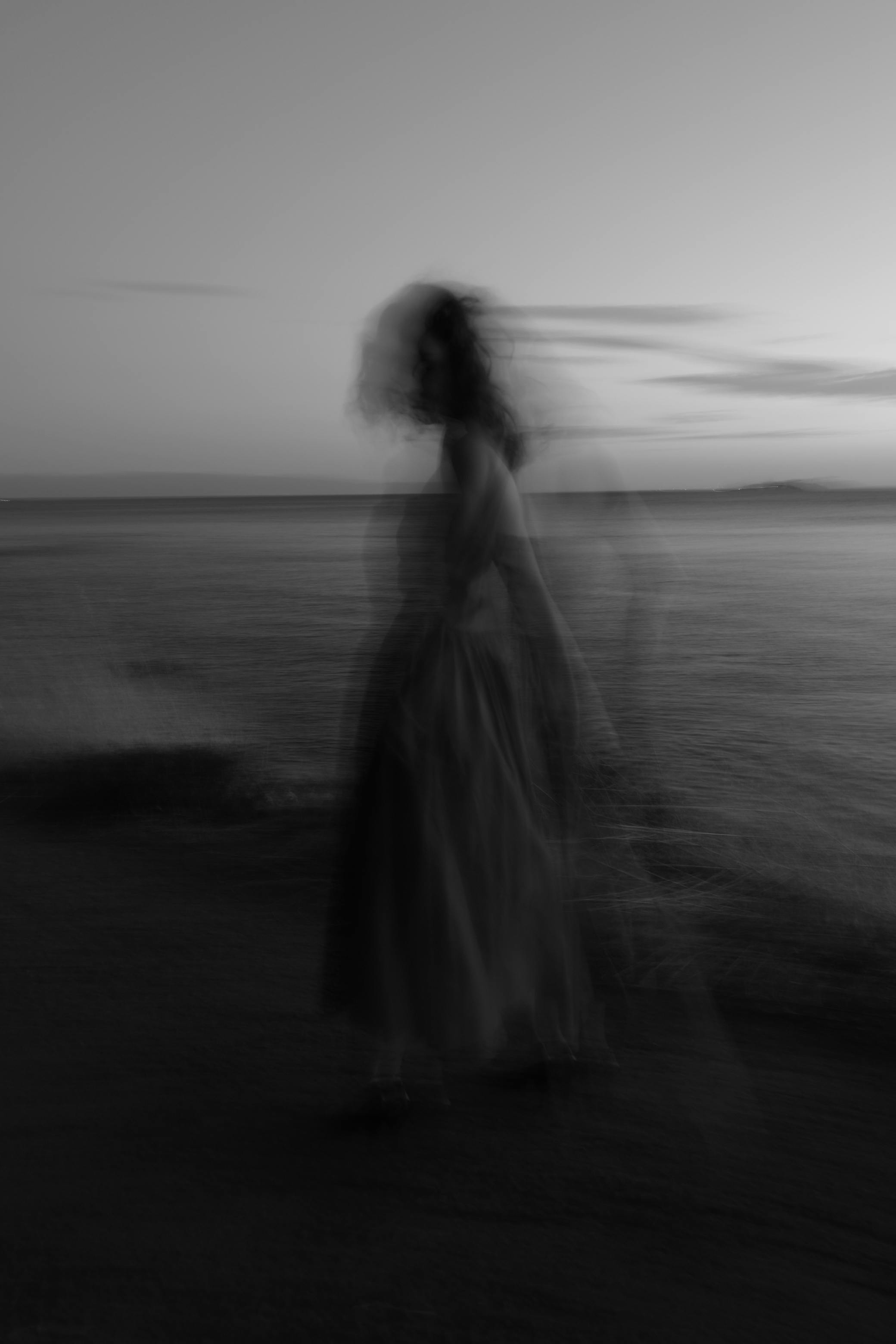 香りを纏って忘れられない人になる – SHOLAYERED